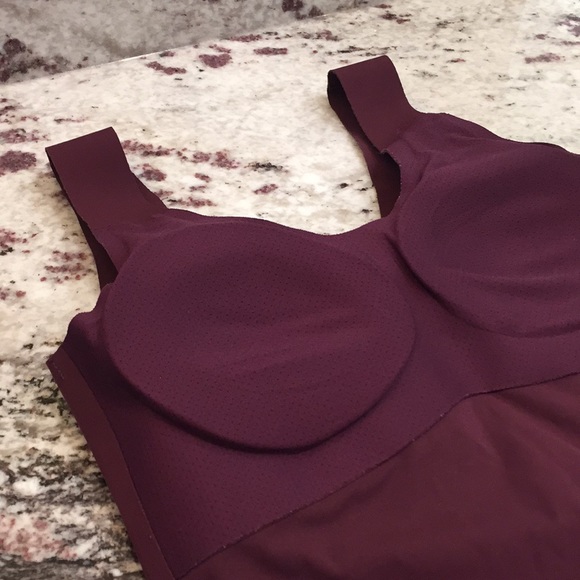 KNIX 34” Medium LuxeLift Tank Plum Built-In Bra - Picture 8 of 16